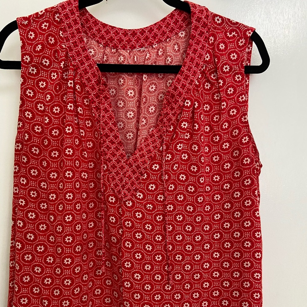 Summer sleeveless top